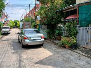 For sale 2 bed townhouse in Mueang Samut Sakhon, Samut Sakhon