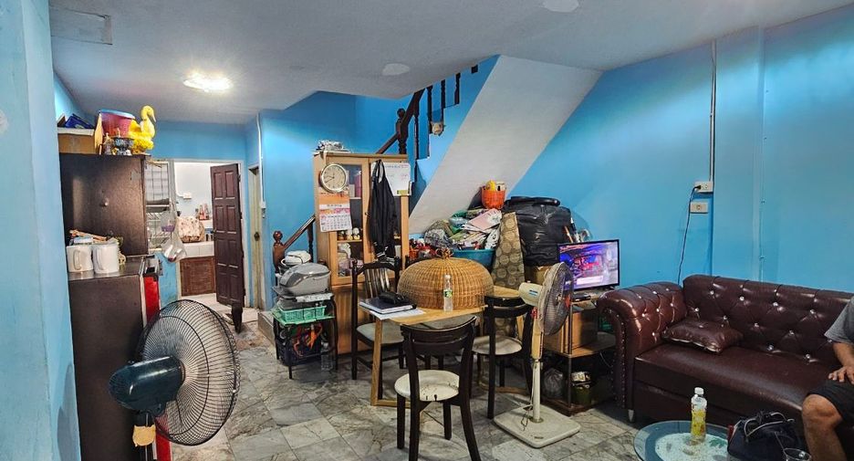 For sale 2 bed townhouse in Mueang Samut Sakhon, Samut Sakhon
