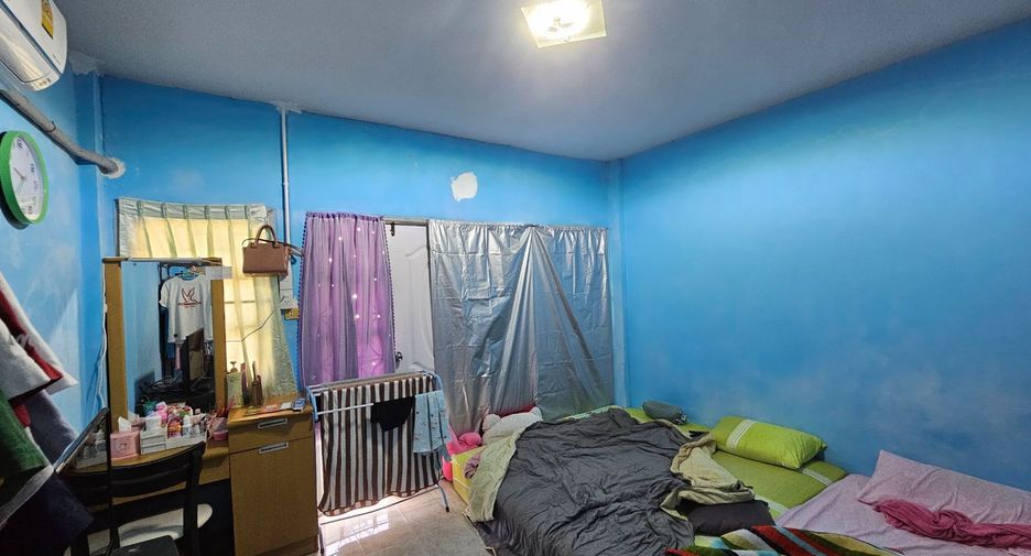 For sale 2 bed townhouse in Mueang Samut Sakhon, Samut Sakhon