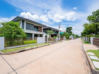For sale 4 Beds house in Bang Khen, Bangkok