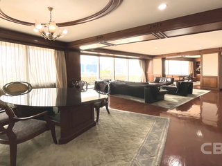 For sale 2 ベッドルーム condo in Sathon, Bangkok