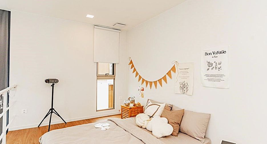 For rent 4 bedrooms house in Saphan Sung, Bangkok