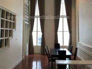 Casa adosada en alquiler de 4 habitaciones en Watthana, Bangkok