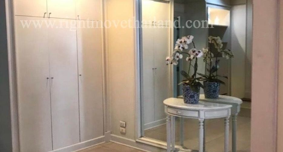For rent 4 bedrooms townhouse in Watthana, Bangkok