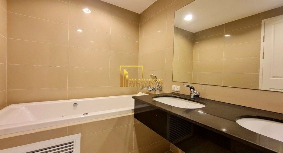 For rent and for sale 5 bed condo in Huai Khwang, Bangkok