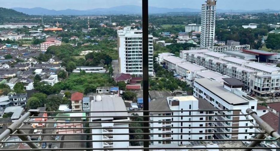 For sale 1 bed condo in Si Racha, Chonburi