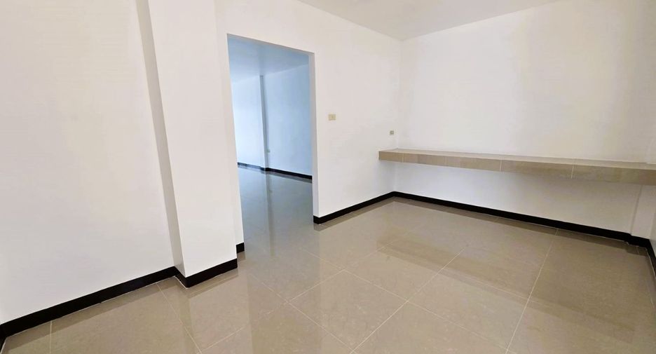 For sale 3 ベッドルーム townhouse in Bang Len, Nakhon Pathom