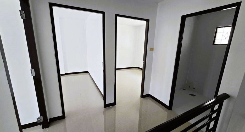 For sale 3 ベッドルーム townhouse in Bang Len, Nakhon Pathom