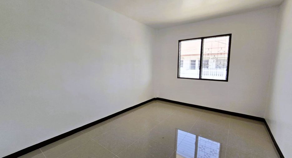 For sale 3 ベッドルーム townhouse in Bang Len, Nakhon Pathom