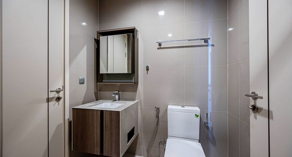For sale 1 bed condo in Phaya Thai, Bangkok