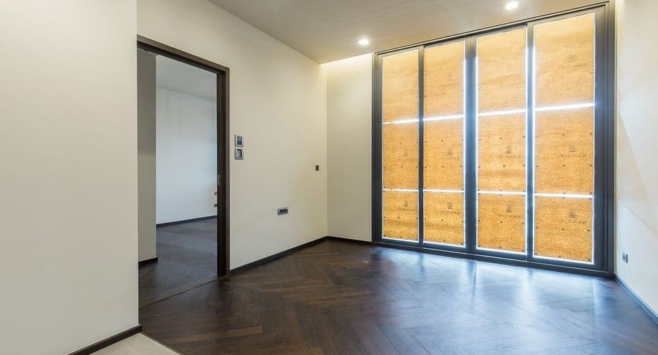 For sale 1 bed condo in Phaya Thai, Bangkok
