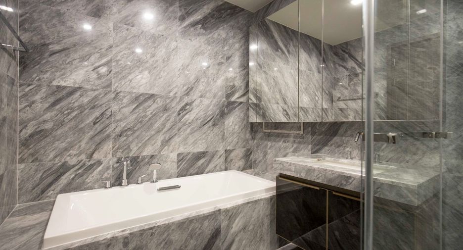 For sale 1 bed condo in Phaya Thai, Bangkok
