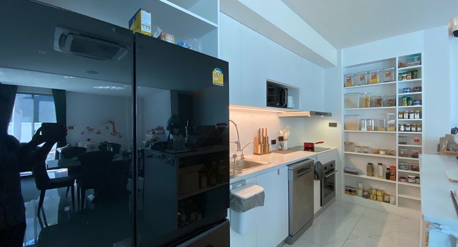 For rent and for sale 4 bedrooms house in San Sai, Chiang Mai