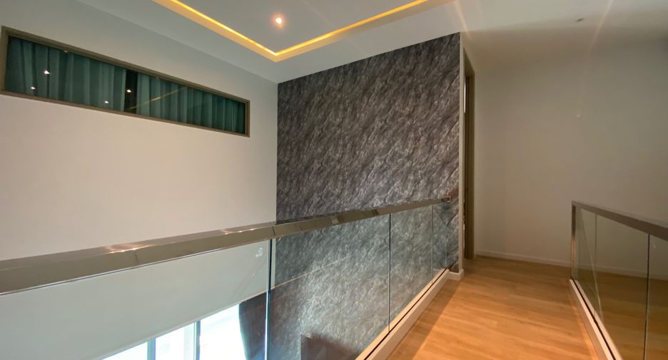 For rent and for sale 4 bedrooms house in San Sai, Chiang Mai