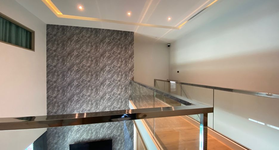 For rent and for sale 4 bedrooms house in San Sai, Chiang Mai
