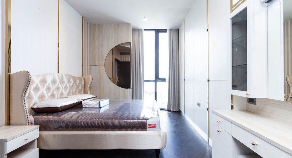 For sale 2 bed condo in Phaya Thai, Bangkok