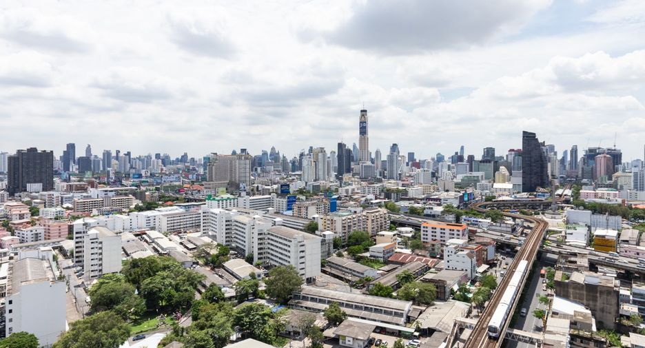 For sale 2 bed condo in Phaya Thai, Bangkok