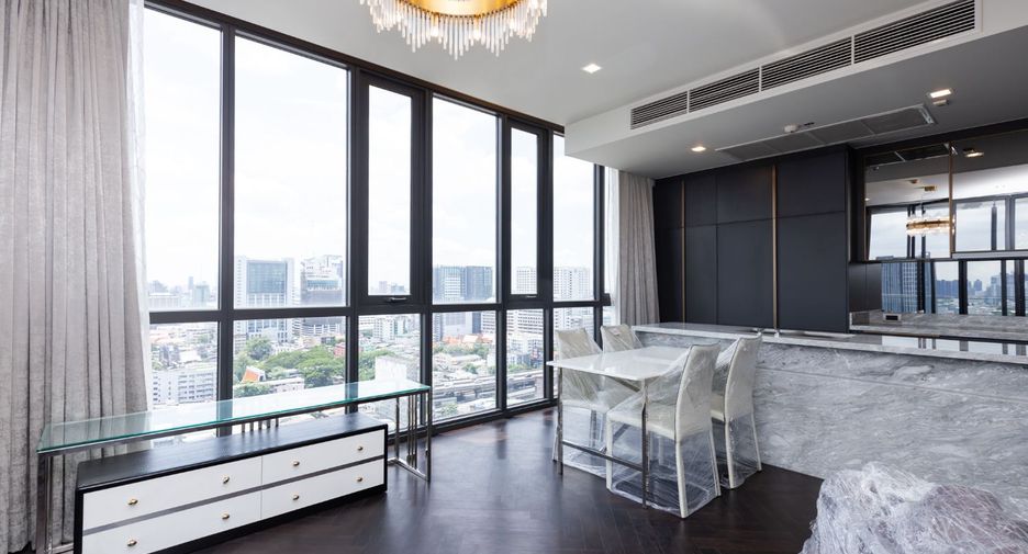 For sale 2 bed condo in Phaya Thai, Bangkok