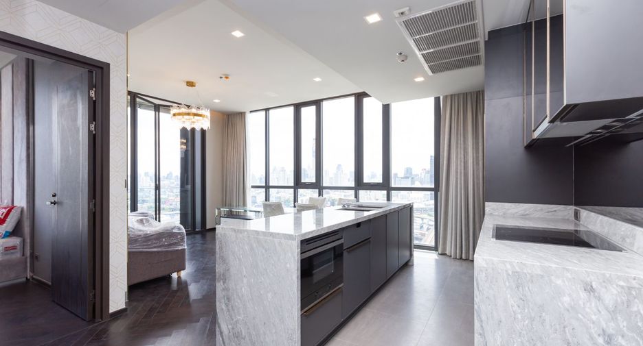 For sale 2 bed condo in Phaya Thai, Bangkok