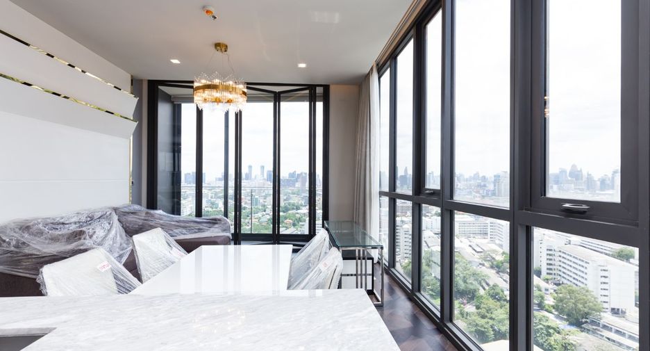 For sale 2 bed condo in Phaya Thai, Bangkok