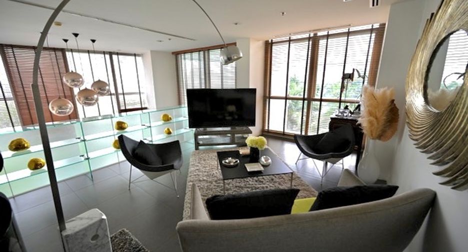 À vendre 4 chambres condo à Khlong San, Bangkok