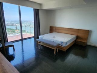 For sale 4 bed condo in Yan Nawa, Bangkok