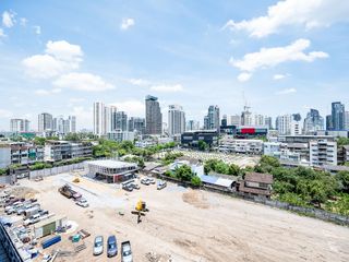 For sale 2 bed condo in Watthana, Bangkok