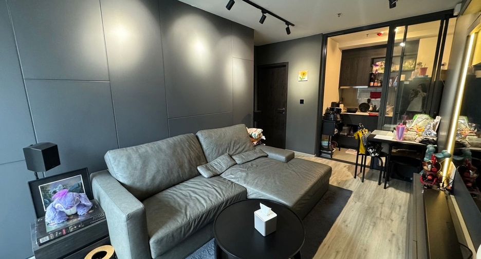 For sale 2 bed condo in Huai Khwang, Bangkok