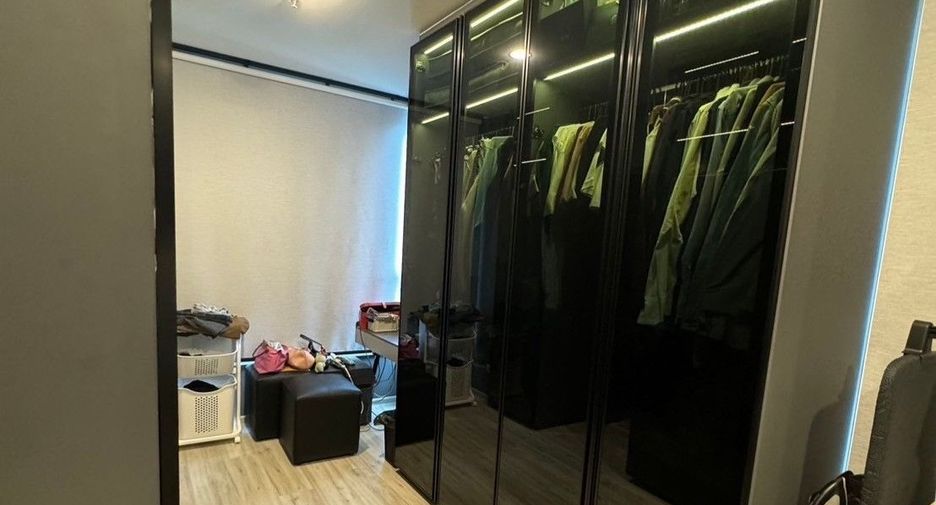 For sale 2 bed condo in Huai Khwang, Bangkok