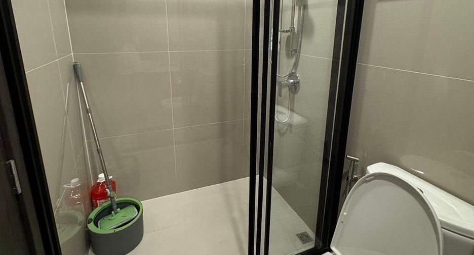 For sale 2 bed condo in Huai Khwang, Bangkok