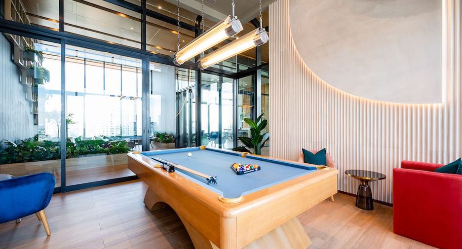 For sale 2 bed condo in Huai Khwang, Bangkok
