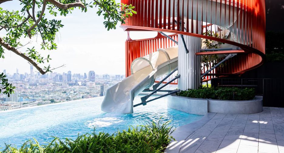 For sale 2 bed condo in Huai Khwang, Bangkok