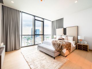 For sale 2 bed condo in Watthana, Bangkok