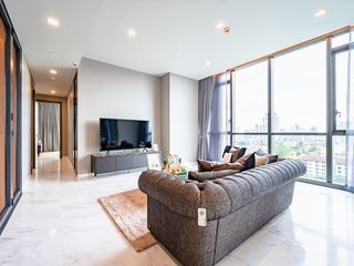 For sale 2 bed condo in Watthana, Bangkok