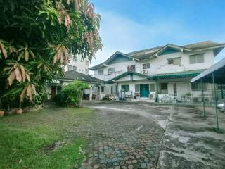 For sale 12 Beds house in Dusit, Bangkok
