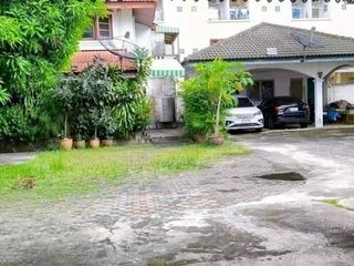 For sale 12 Beds house in Dusit, Bangkok