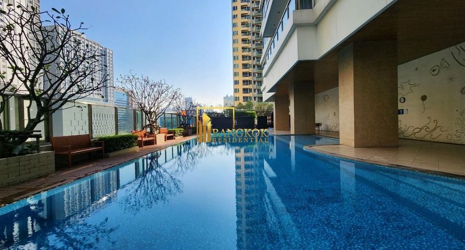 For rent 2 bedrooms condo in Khlong Toei, Bangkok