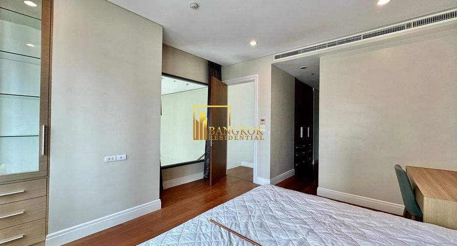 Condo en alquiler de 3 habitaciones en Khlong Toei, Bangkok
