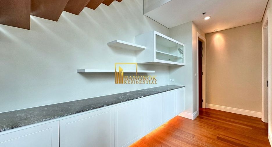 Condo en alquiler de 3 habitaciones en Khlong Toei, Bangkok