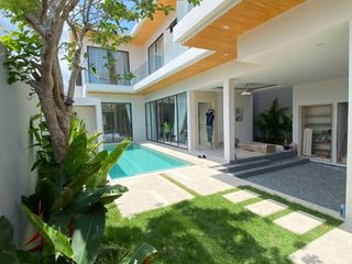 For rent and for sale 4 bedrooms villa in Mueang Phuket, Phuket