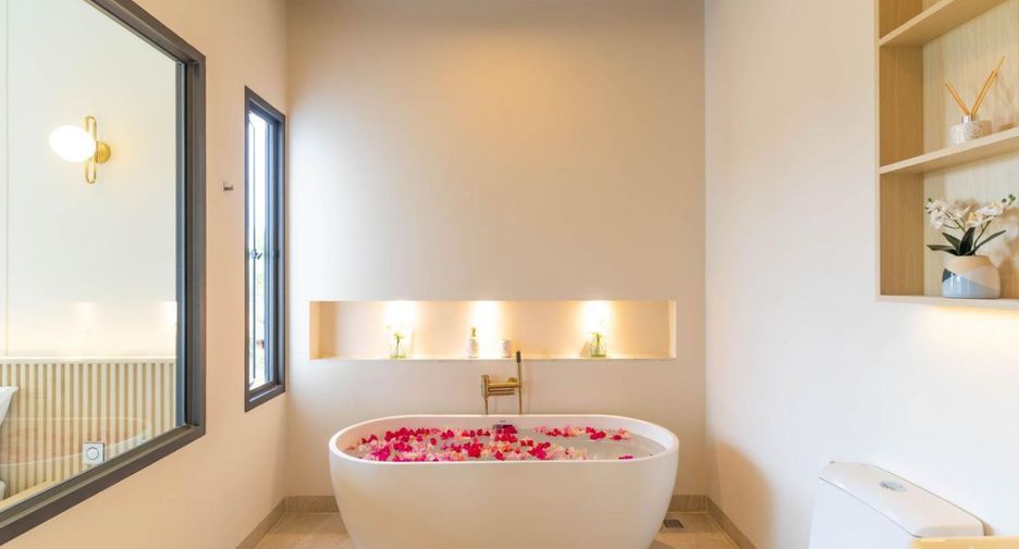 For rent and for sale 4 bedrooms villa in Mueang Phuket, Phuket
