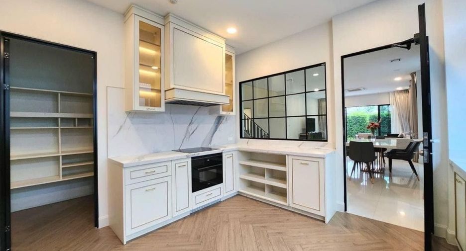 Haus zur Miete mit 4 Zimmer in Saphan Sung, Bangkok