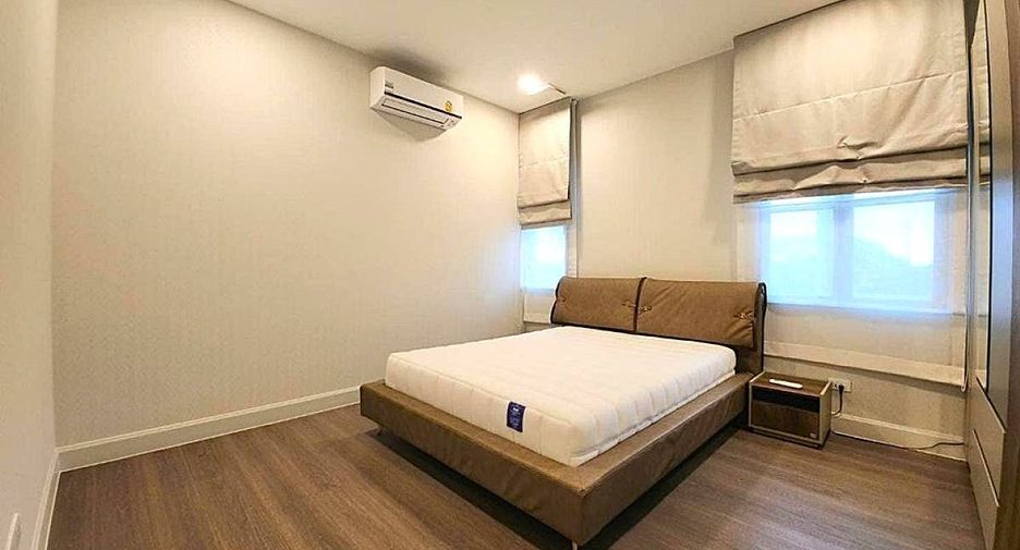Haus zur Miete mit 4 Zimmer in Saphan Sung, Bangkok