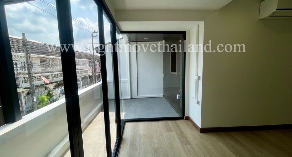 Reihenhaus zum Kauf mit 2 Zimmer in Phra Khanong, Bangkok