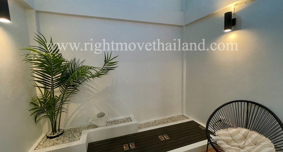Reihenhaus zum Kauf mit 2 Zimmer in Phra Khanong, Bangkok