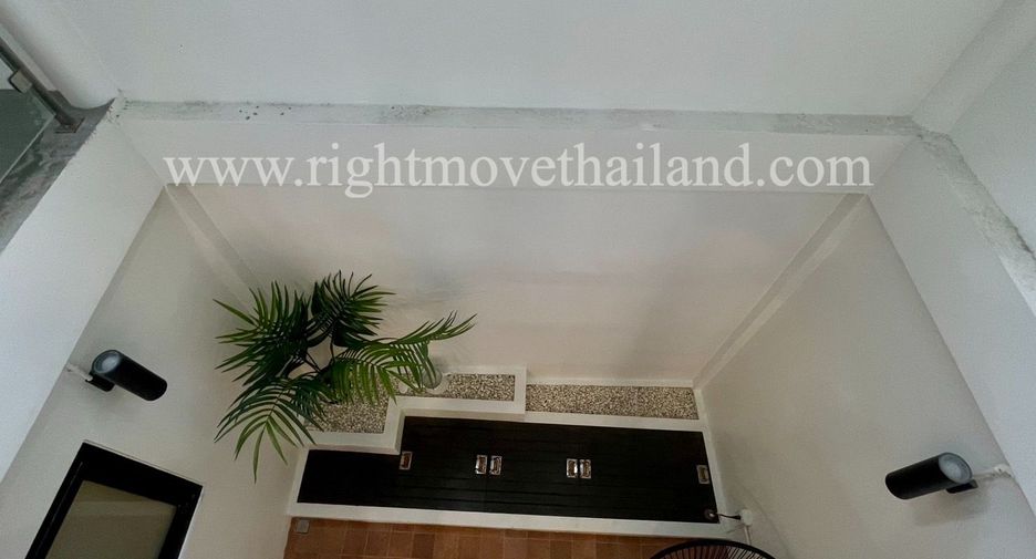 Reihenhaus zum Kauf mit 2 Zimmer in Phra Khanong, Bangkok