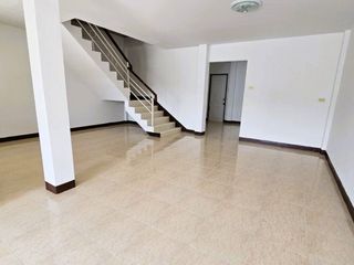 For rent 3 bed townhouse in Bang Len, Nakhon Pathom