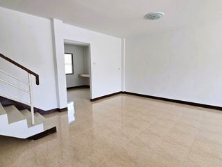 For rent 3 bed townhouse in Bang Len, Nakhon Pathom
