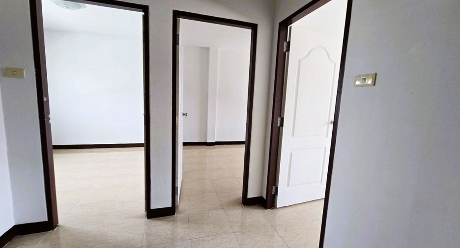 For rent 3 ベッドルーム townhouse in Bang Len, Nakhon Pathom