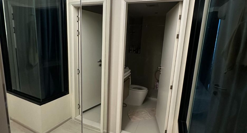 For sale 1 Beds condo in Khlong Toei, Bangkok